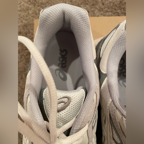 ASICS GEL-NYC cream/ oyster grey men’s US size 11.5 - Picture 12 of 16